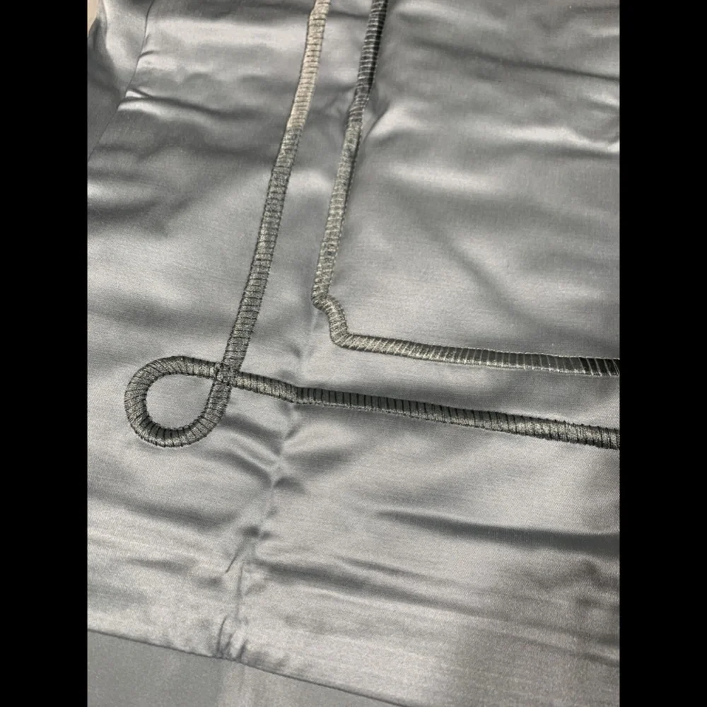 NIB [ 1 Standard ] Sham for Hudson Park‎ Embroidered Tile